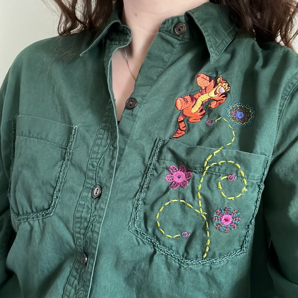 Vintage DISNEY Pooh Embroidered Button Down Shirt - Picture 10 of 10